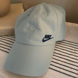 Women’s Nike Hat